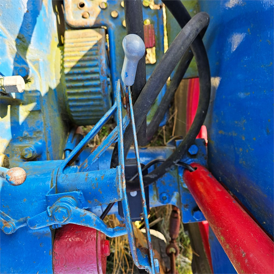 Traktor Ford T2: bilde 13 Traktor Ford T2: bilde 13