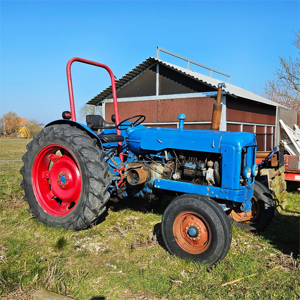 Ford T2 - Traktor: bilde 1 Ford T2 - Traktor: bilde 1