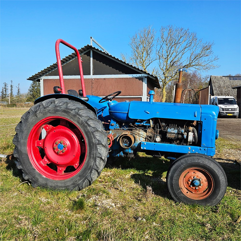 Ford T2 - Traktor: bilde 2 Ford T2 - Traktor: bilde 2