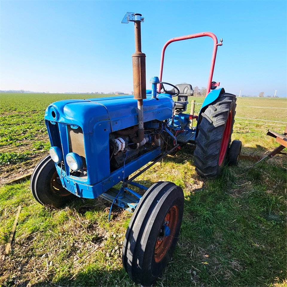 Ford T2 - Traktor: bilde 3 Ford T2 - Traktor: bilde 3