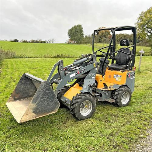 Giant D254SW - Kompaktlaster: bilde 1 Giant D254SW - Kompaktlaster: bilde 1