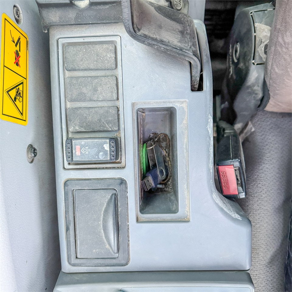 Beltegraver Hitachi ZX350 LC-6: bilde 15