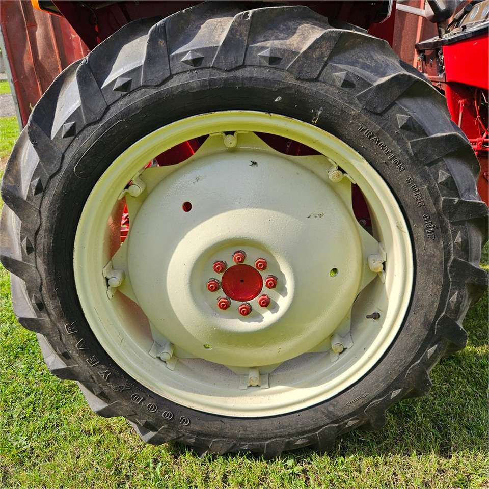 Traktor IH 444: bilde 37