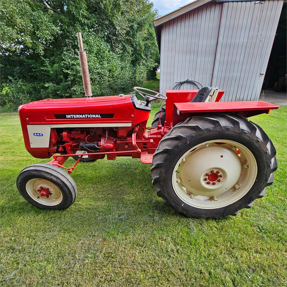Traktor IH 444: bilde 7