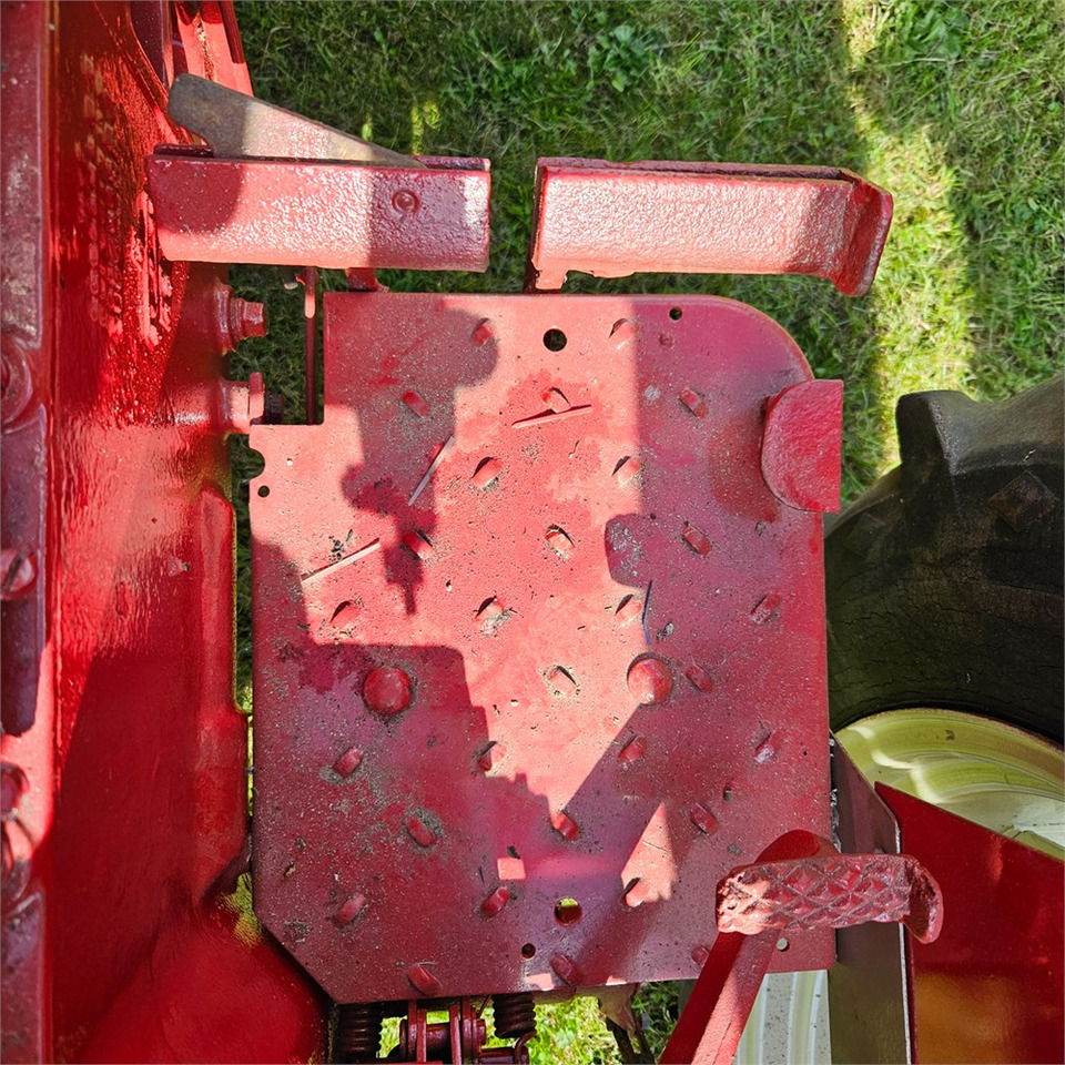 Traktor IH 444: bilde 16