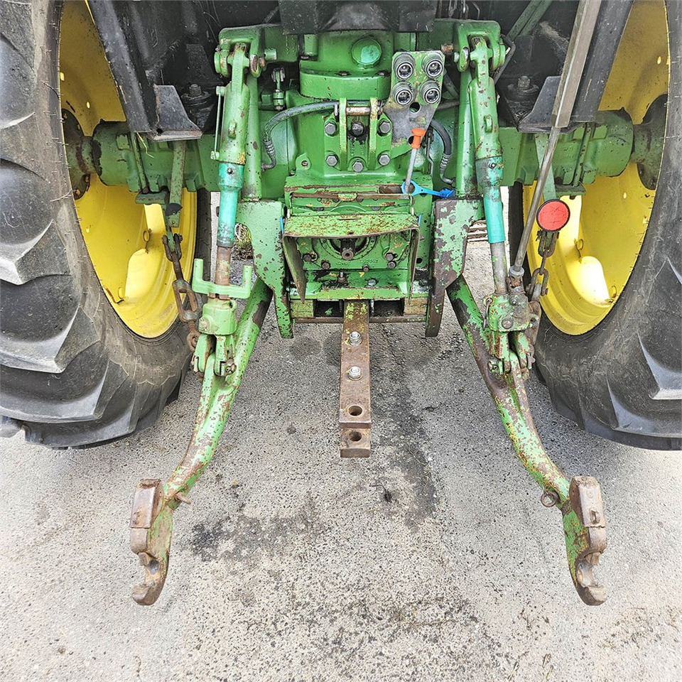 Traktor John Deere 2850 MFWD: bilde 23 Traktor John Deere 2850 MFWD: bilde 23