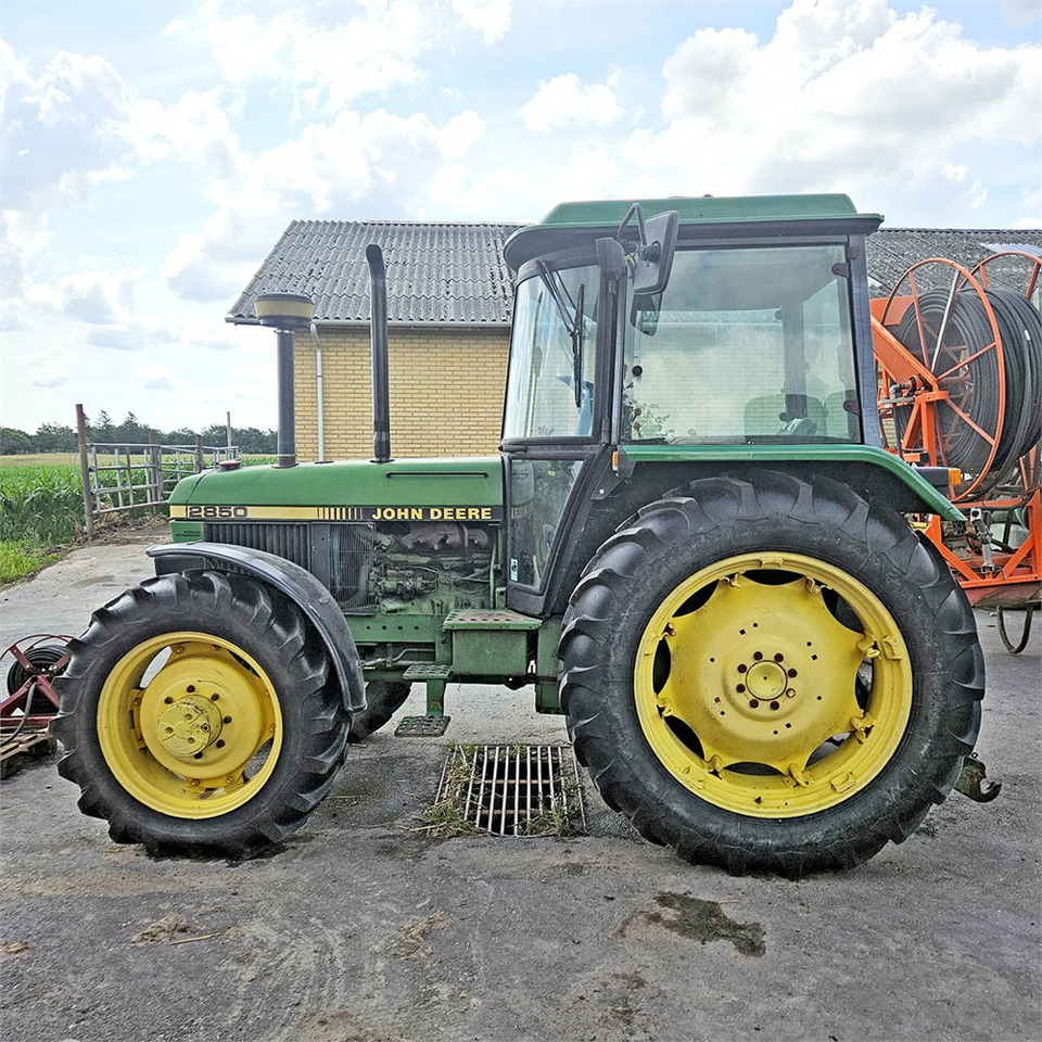 John Deere 2850 MFWD - Traktor: bilde 5 John Deere 2850 MFWD - Traktor: bilde 5