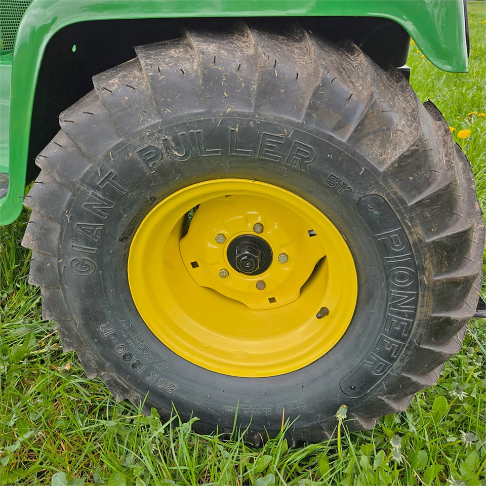 Kommunale traktor John Deere 318: bilde 17
