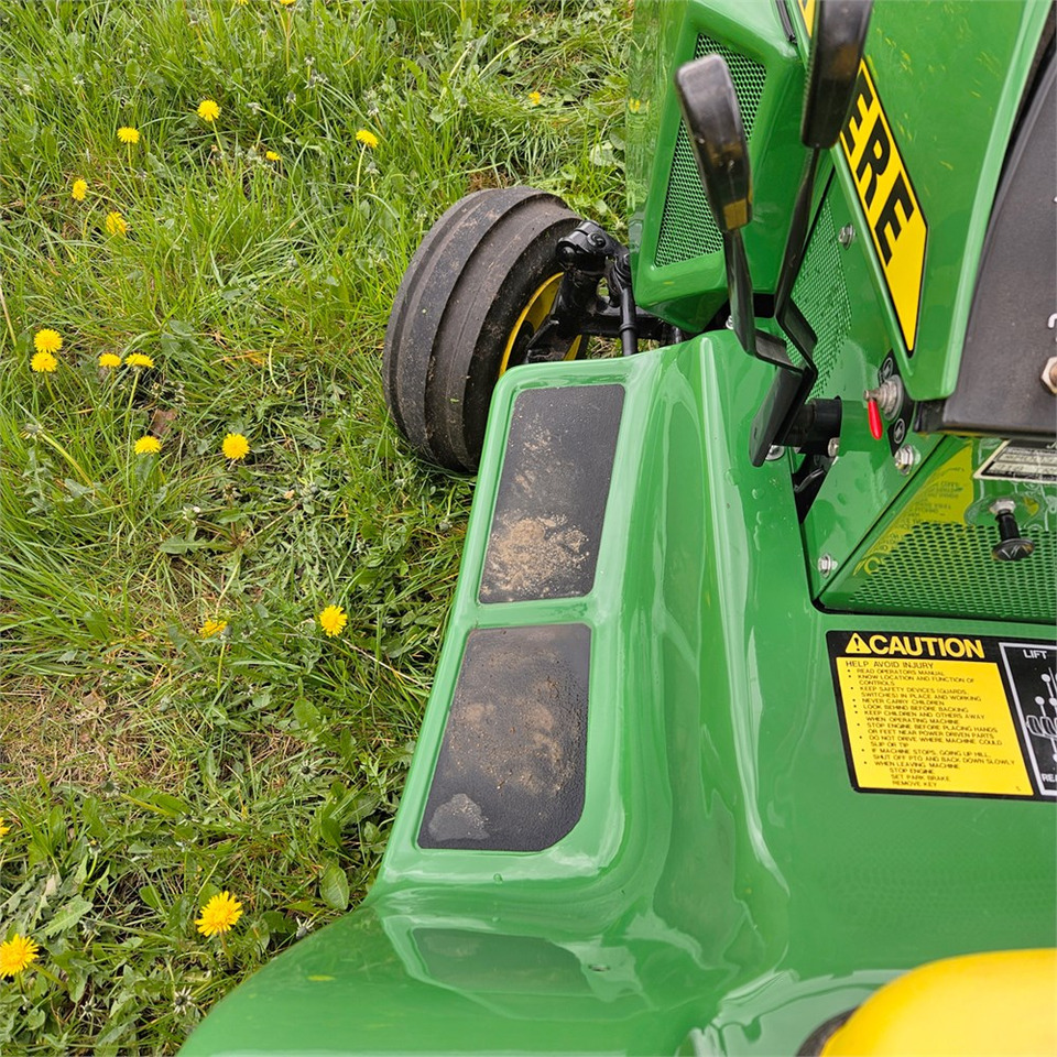Kommunale traktor John Deere 318: bilde 9