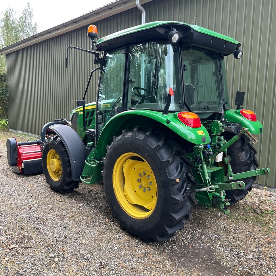 John Deere 5058 E - Traktor: bilde 5 John Deere 5058 E - Traktor: bilde 5