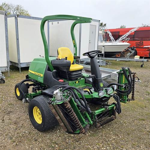 John Deere 7700 Precisioncut - Gressklipper: bilde 1 John Deere 7700 Precisioncut - Gressklipper: bilde 1