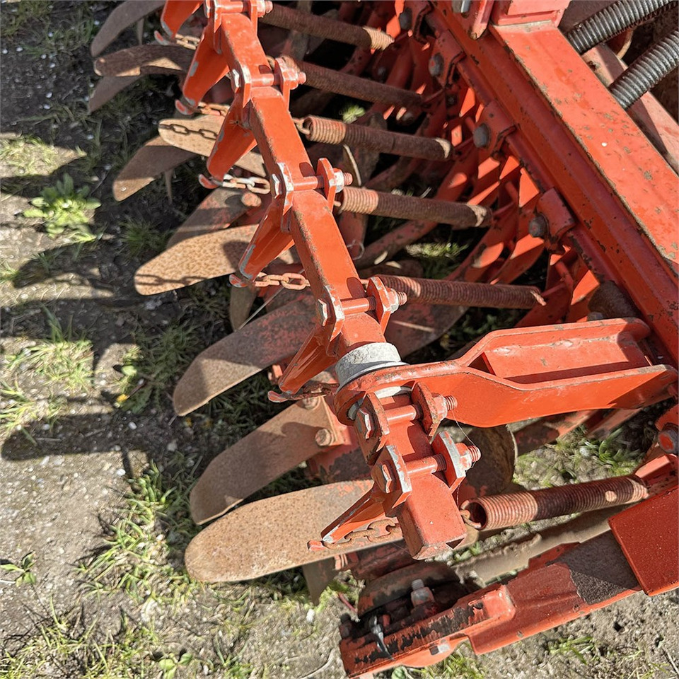 Utstyr til såing og planting Kuhn Venta TI 301: bilde 14 Utstyr til såing og planting Kuhn Venta TI 301: bilde 14