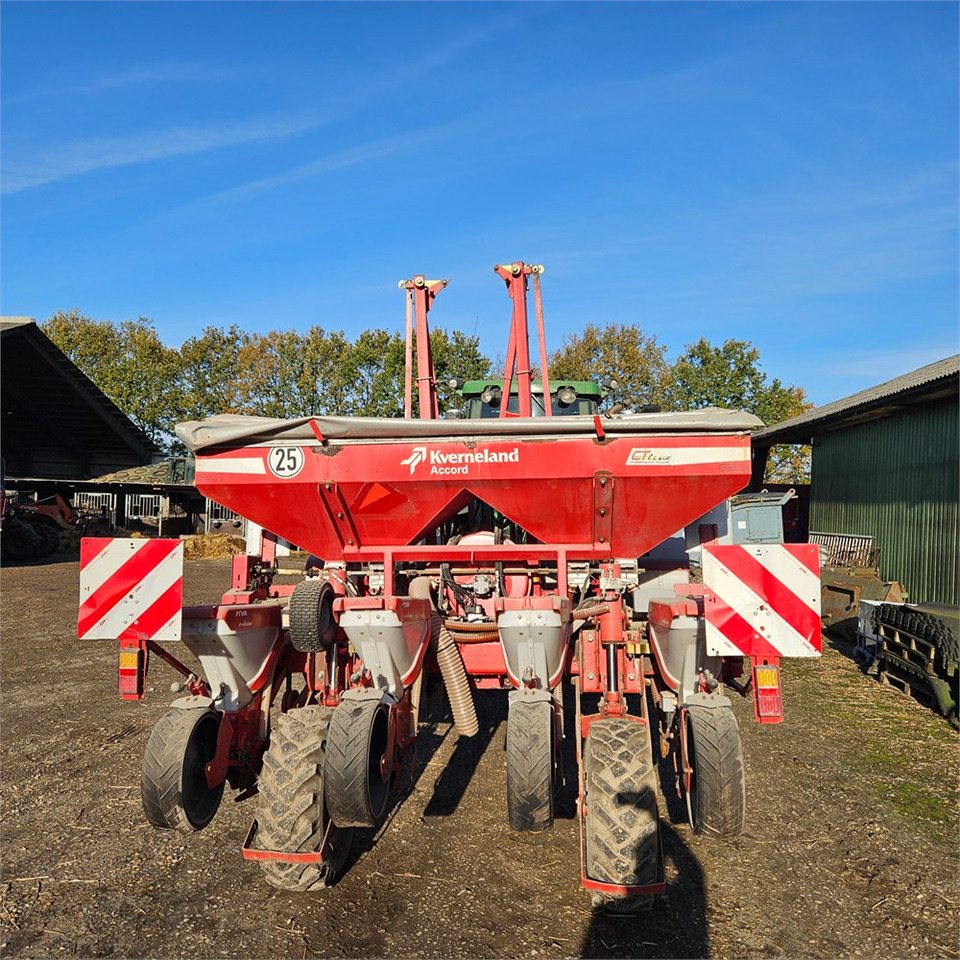 Kverneland Optima E-drive 8 - Utstyr til såing og planting: bilde 2 Kverneland Optima E-drive 8 - Utstyr til såing og planting: bilde 2