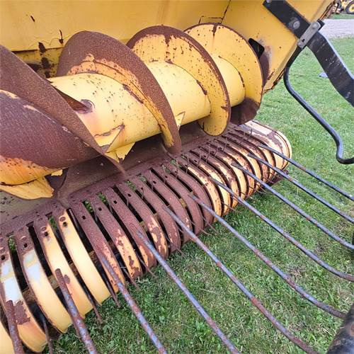 Tresker New Holland FX40: bilde 9