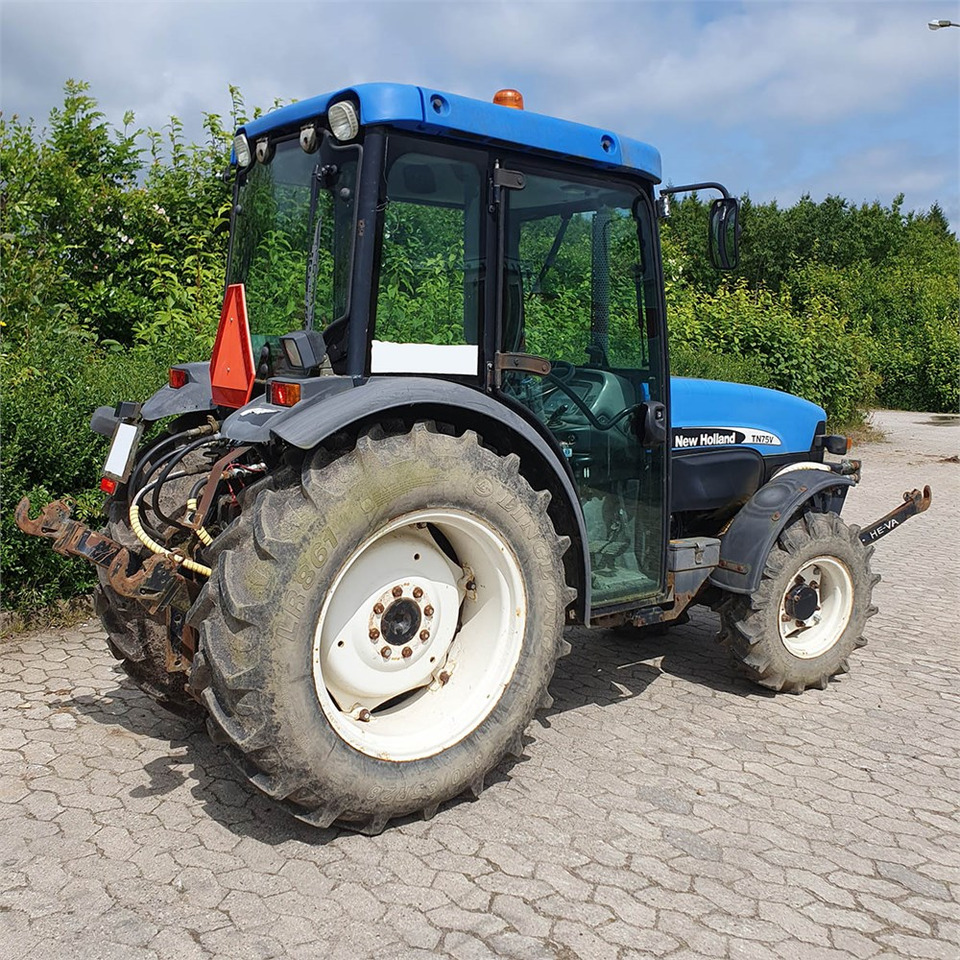 New Holland TN75 V - Traktor: bilde 4 New Holland TN75 V - Traktor: bilde 4