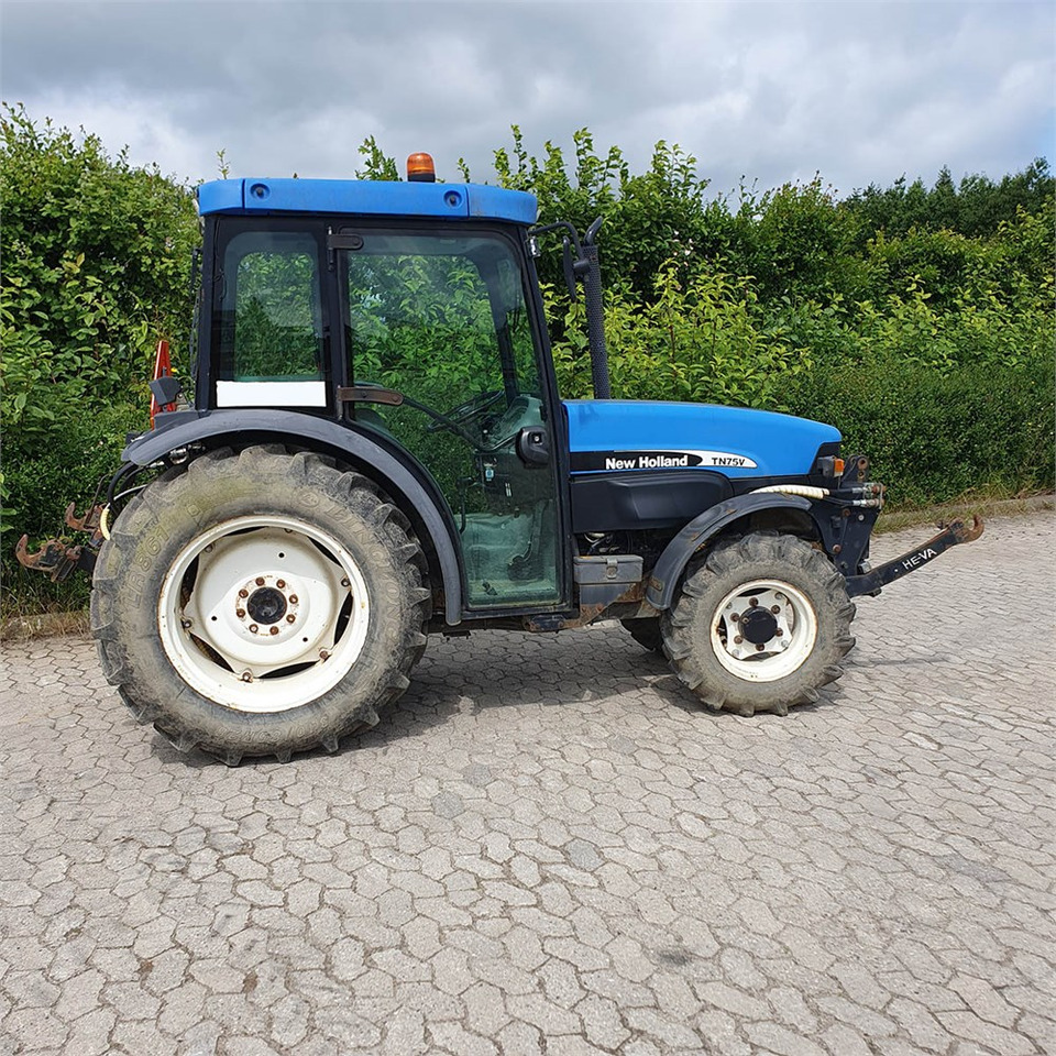 New Holland TN75 V - Traktor: bilde 3 New Holland TN75 V - Traktor: bilde 3