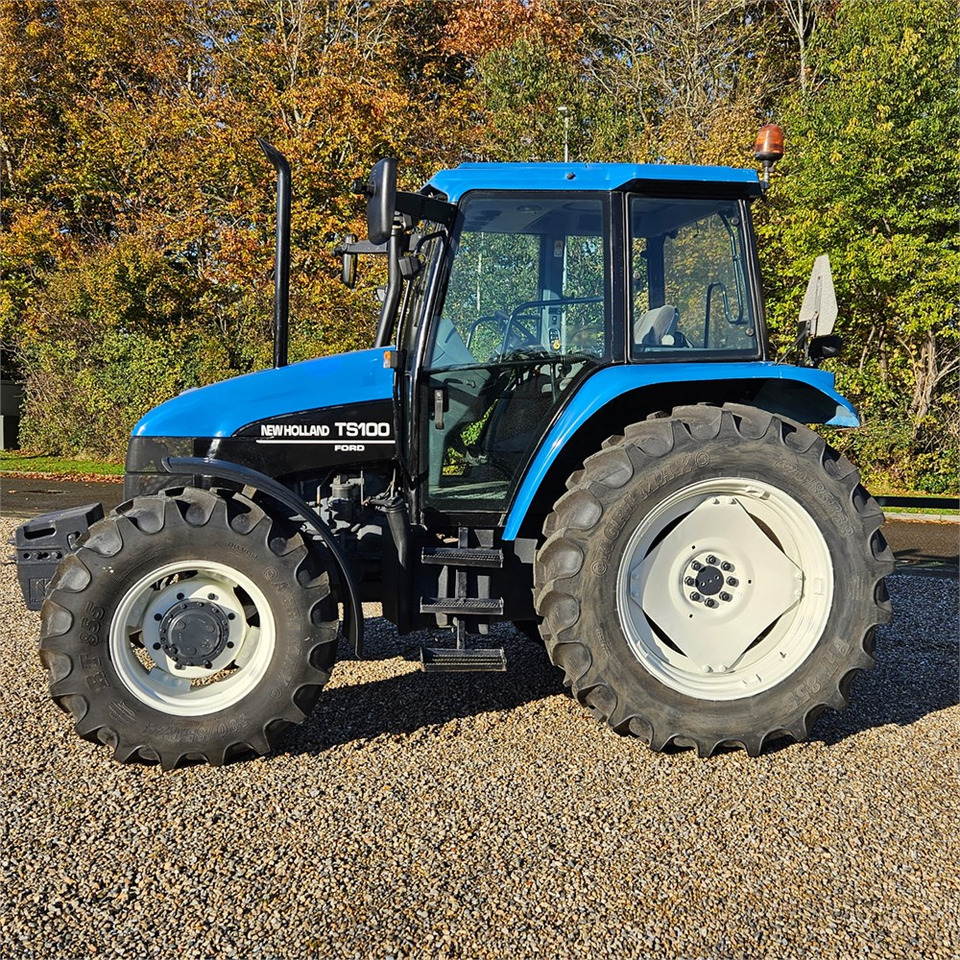New Holland TS 100 - Traktor: bilde 3 New Holland TS 100 - Traktor: bilde 3