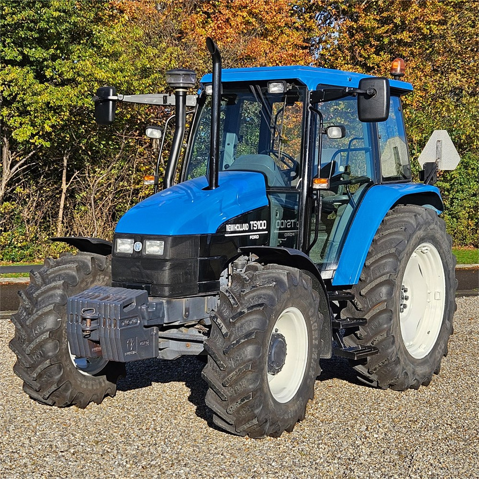 New Holland TS 100 - Traktor: bilde 2 New Holland TS 100 - Traktor: bilde 2