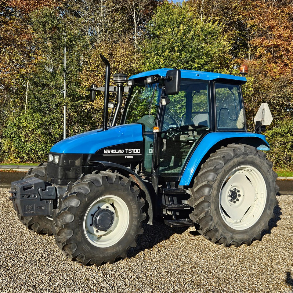 New Holland TS 100 - Traktor: bilde 1 New Holland TS 100 - Traktor: bilde 1