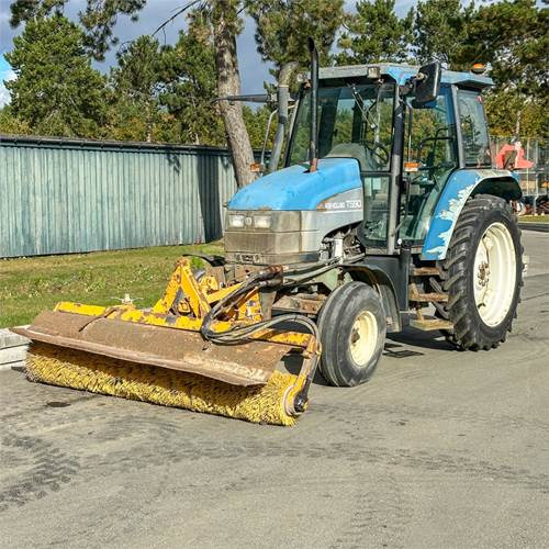 New Holland TS90 - Traktor: bilde 3 New Holland TS90 - Traktor: bilde 3