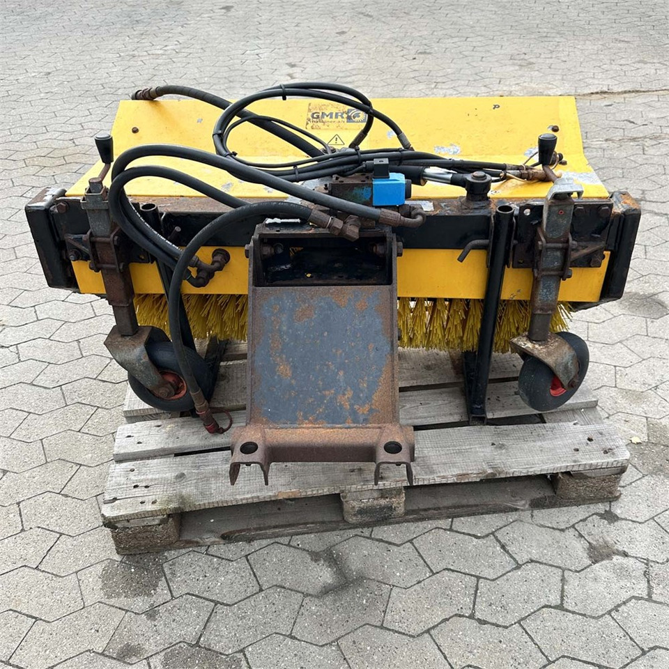 Stenballe HF 1300 LF - Kostemaskin: bilde 4 Stenballe HF 1300 LF - Kostemaskin: bilde 4