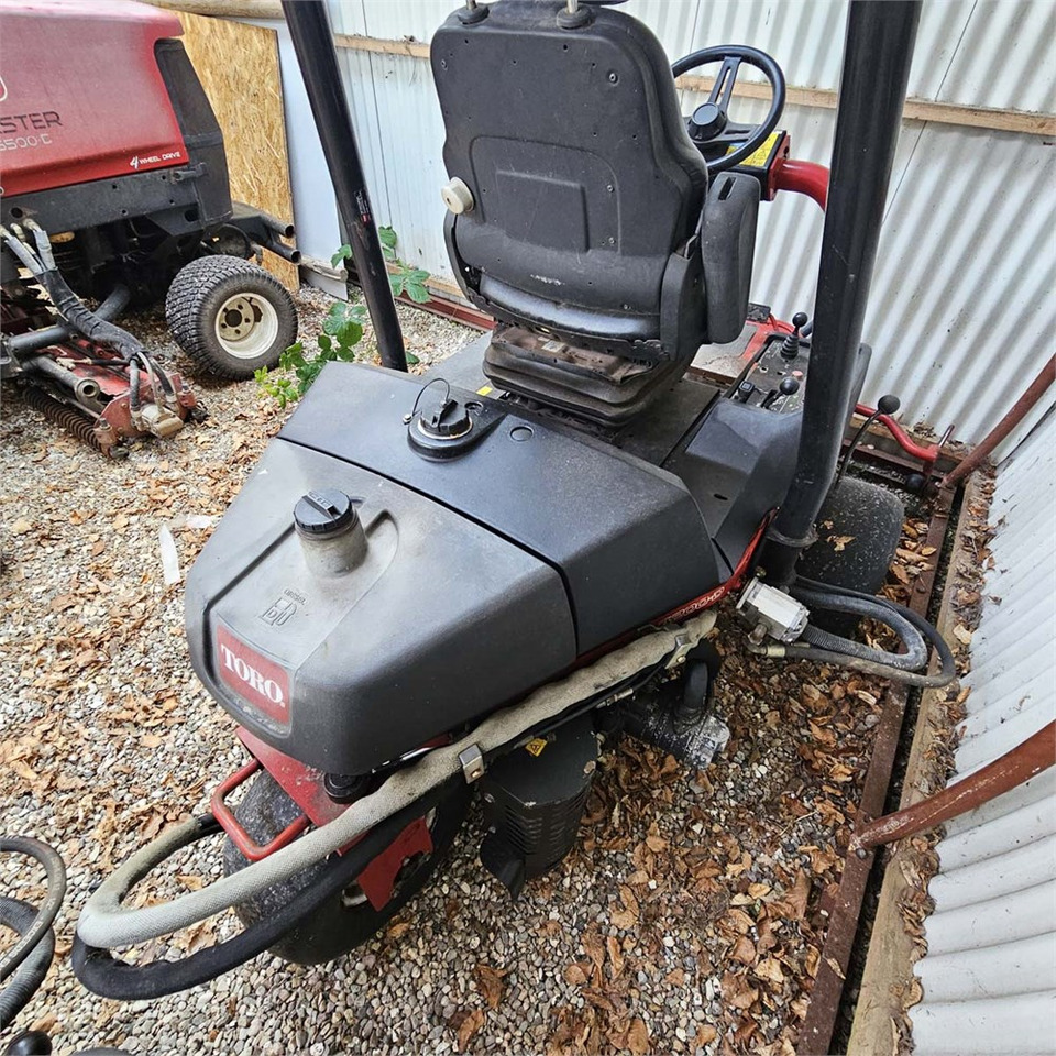 Toro Greensmaster 3200-D - Gressklipper: bilde 4 Toro Greensmaster 3200-D - Gressklipper: bilde 4