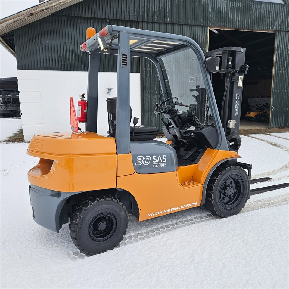Toyota 30 SAS Equipped - 02-7FDF30 - Gaffeltruck: bilde 5 Toyota 30 SAS Equipped - 02-7FDF30 - Gaffeltruck: bilde 5