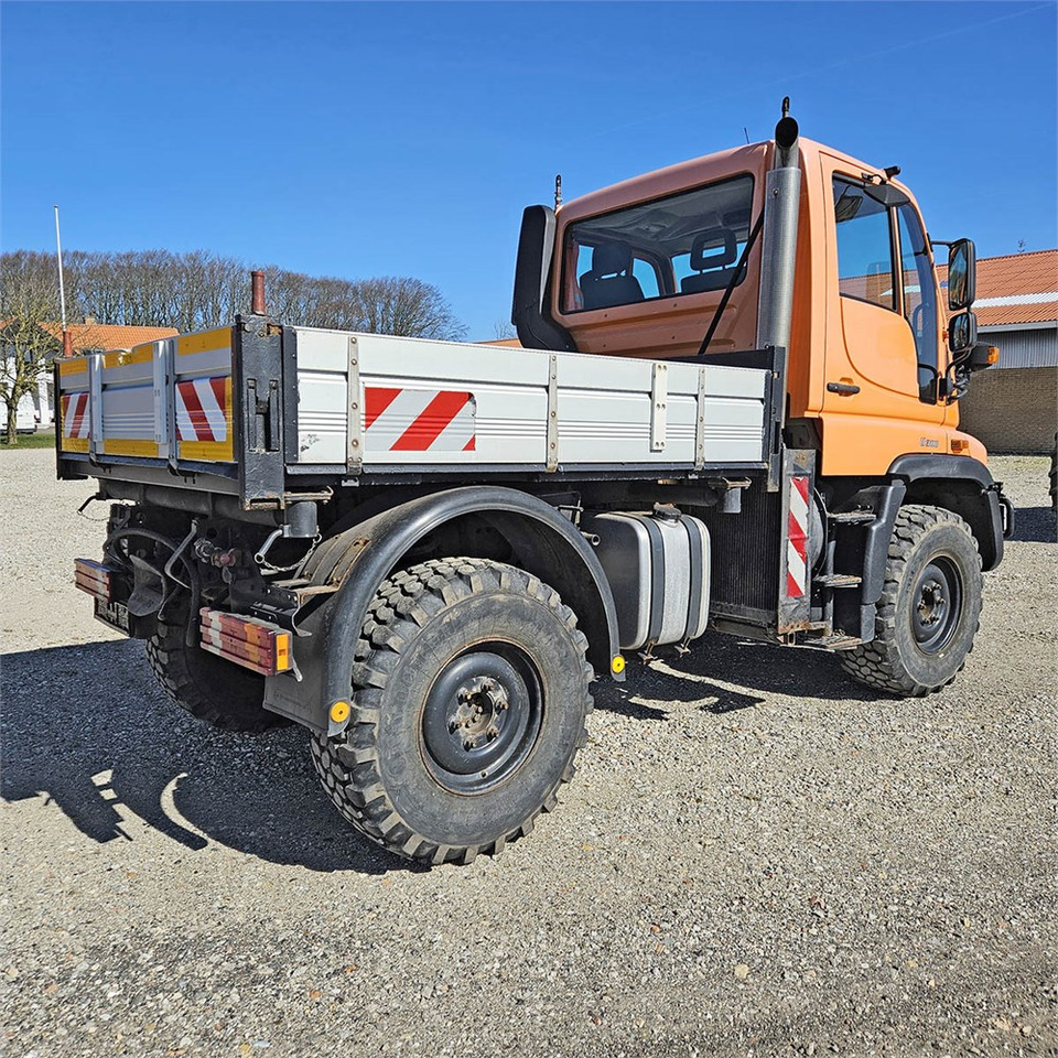 Mercedes U300 - Utility-/ Spesiell maskin: bilde 3 Mercedes U300 - Utility-/ Spesiell maskin: bilde 3