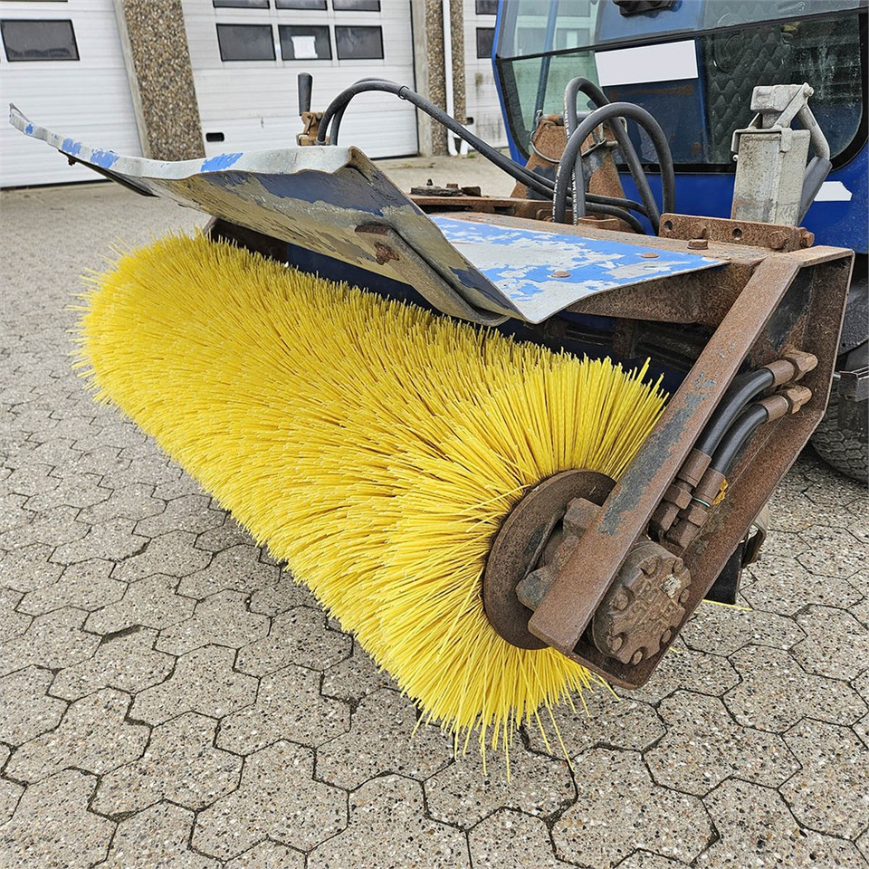 Vitra 2045 - Utility-/ Spesiell maskin: bilde 2 Vitra 2045 - Utility-/ Spesiell maskin: bilde 2