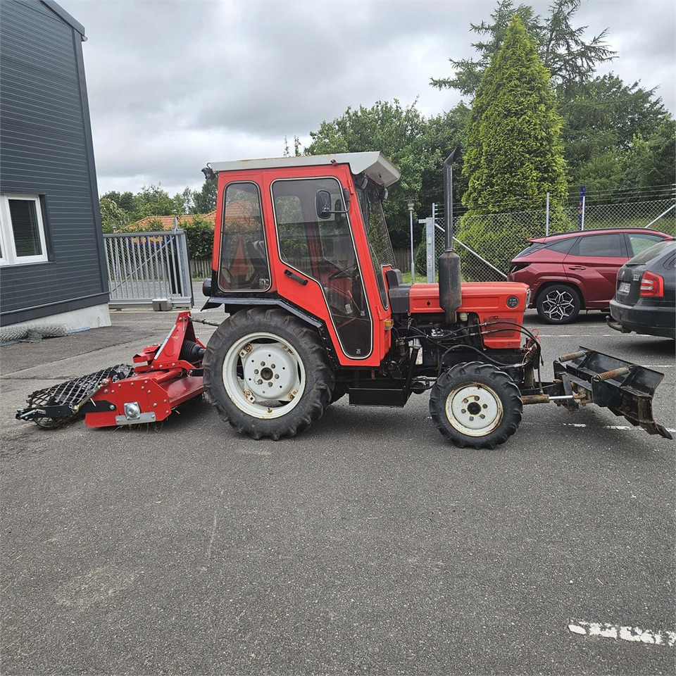 Yanmar 226 D - Kommunale traktor: bilde 3 Yanmar 226 D - Kommunale traktor: bilde 3