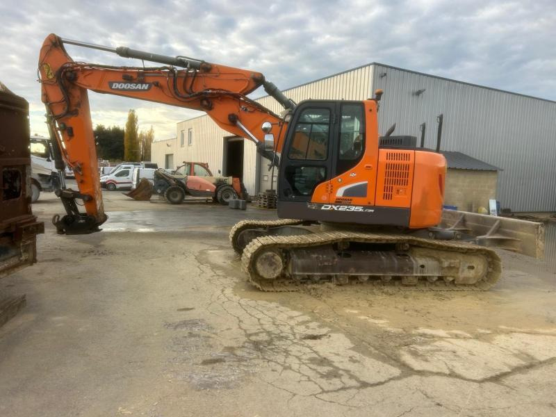 Doosan DX 235 LCR-5 - Beltegraver: bilde 1 Doosan DX 235 LCR-5 - Beltegraver: bilde 1
