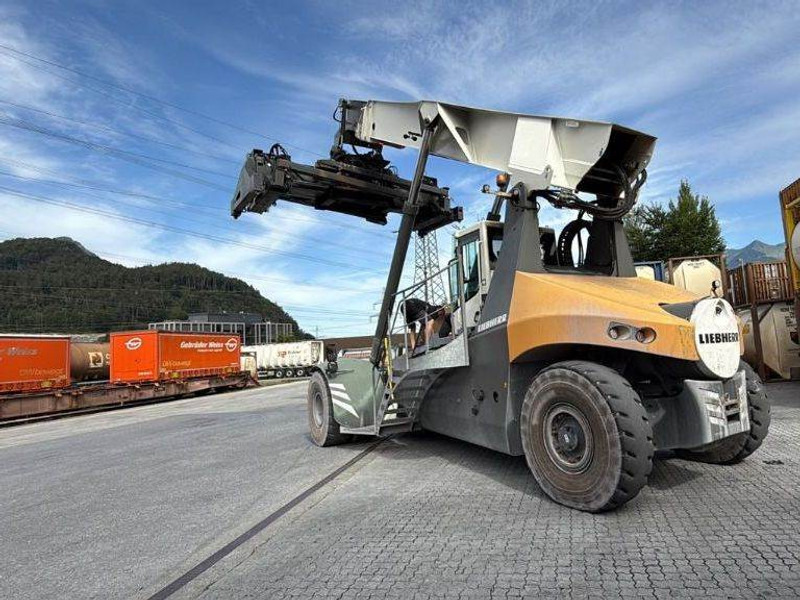 Liebherr LRS545 Intermodal - Reachstackere: bilde 1 Liebherr LRS545 Intermodal - Reachstackere: bilde 1