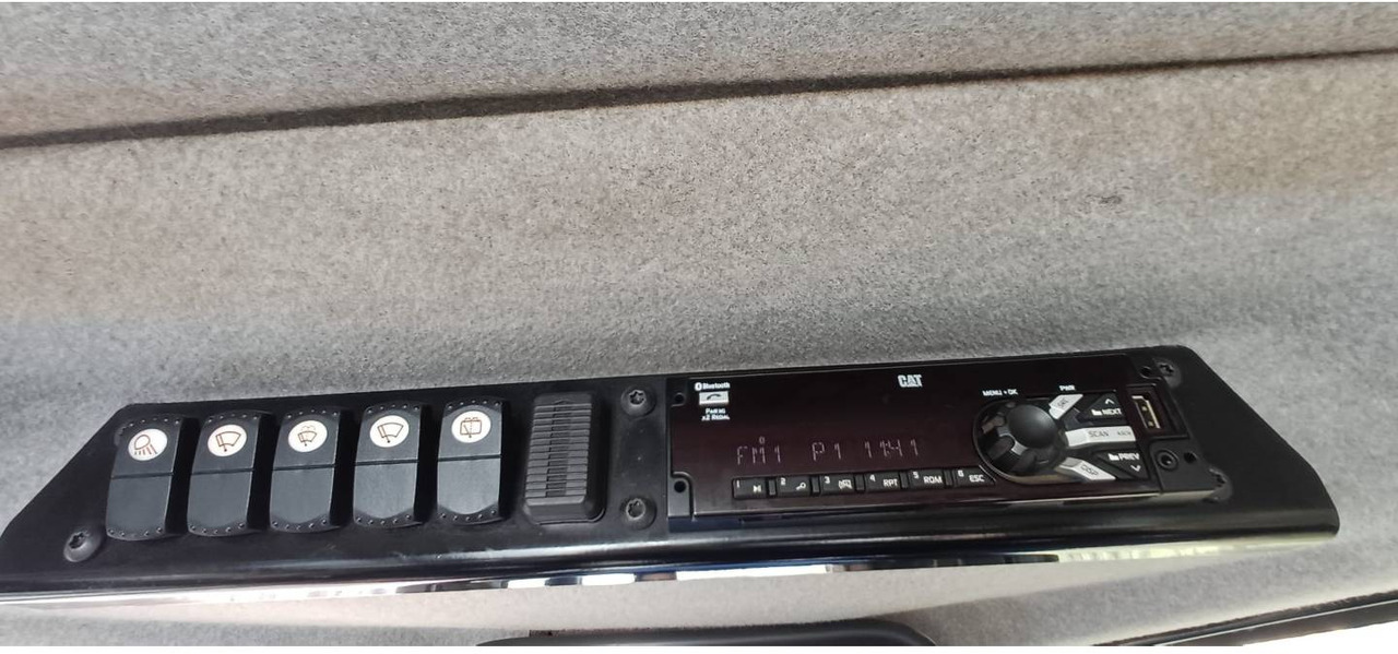 CAT D6N4F LGP - Bulldozer: bilde 4 CAT D6N4F LGP - Bulldozer: bilde 4