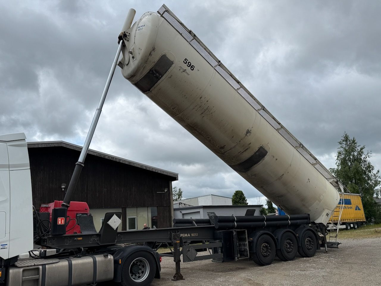 Spitzer SK 2760 CAL Kippsilo - Bulktrailer: bilde 1 Spitzer SK 2760 CAL Kippsilo - Bulktrailer: bilde 1