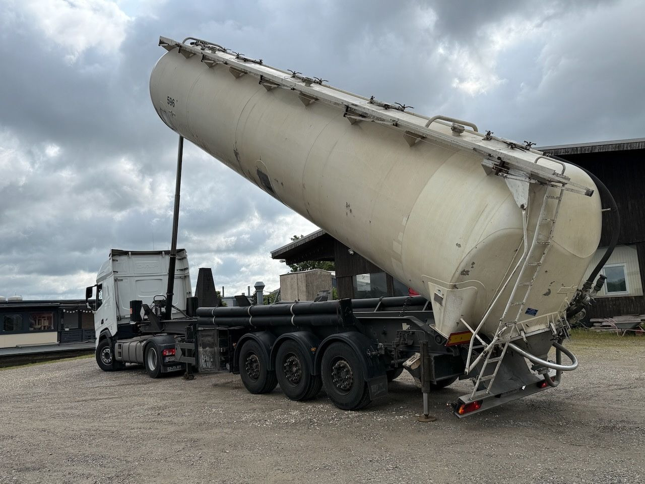 Spitzer SK 2760 CAL Kippsilo - Bulktrailer: bilde 4 Spitzer SK 2760 CAL Kippsilo - Bulktrailer: bilde 4