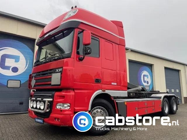 DAF XF 105 .460 FAS Euro 5 - 25 ton's Haakarmsysteem - Hooklift - Abrolkipper - Year 2006 - ANALOG TACHO - Krokbil: bilde 1 DAF XF 105 .460 FAS Euro 5 - 25 ton's Haakarmsysteem - Hooklift - Abrolkipper - Year 2006 - ANALOG TACHO - Krokbil: bilde 1