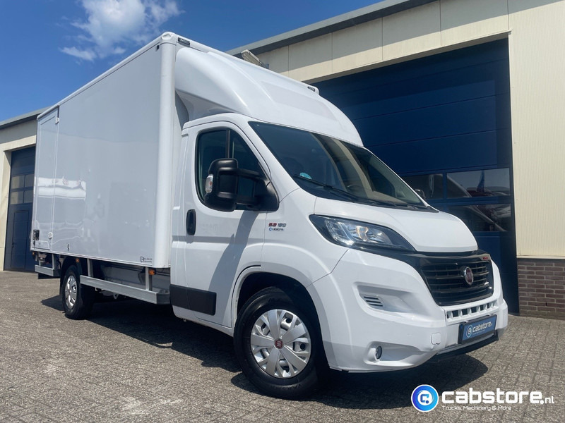 Fiat Ducato 2.3 Multijet 160 Pk Euro 6 - Bouwjaar 2021 - Handgeschakeld 6 speed - Airco - 3 zitplaatsen - Laadklep - Skapbil: bilde 1 Fiat Ducato 2.3 Multijet 160 Pk Euro 6 - Bouwjaar 2021 - Handgeschakeld 6 speed - Airco - 3 zitplaatsen - Laadklep - Skapbil: bilde 1