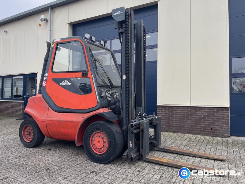 Linde H45D Bouwjaar 2002 - Draaiuren 15.485 - Side Shift - Vorkverstelling - Half gesloten cabine - 4500 kg - Dieseltruck: bilde 1 Linde H45D Bouwjaar 2002 - Draaiuren 15.485 - Side Shift - Vorkverstelling - Half gesloten cabine - 4500 kg - Dieseltruck: bilde 1