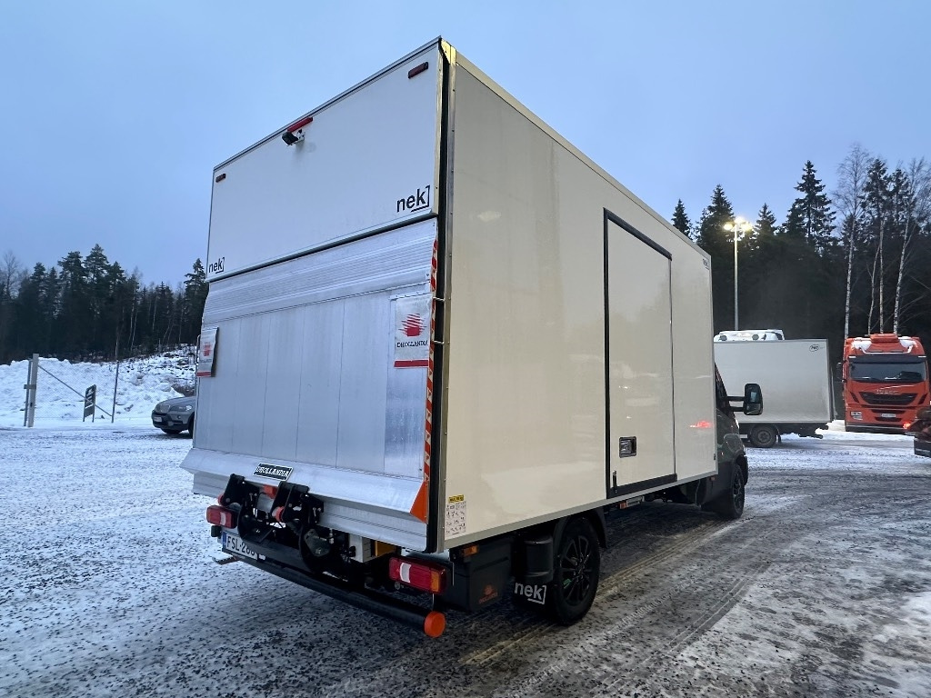 Iveco Daily 35S18A8 pakettiauto - Kassebil: bilde 4 Iveco Daily 35S18A8 pakettiauto - Kassebil: bilde 4