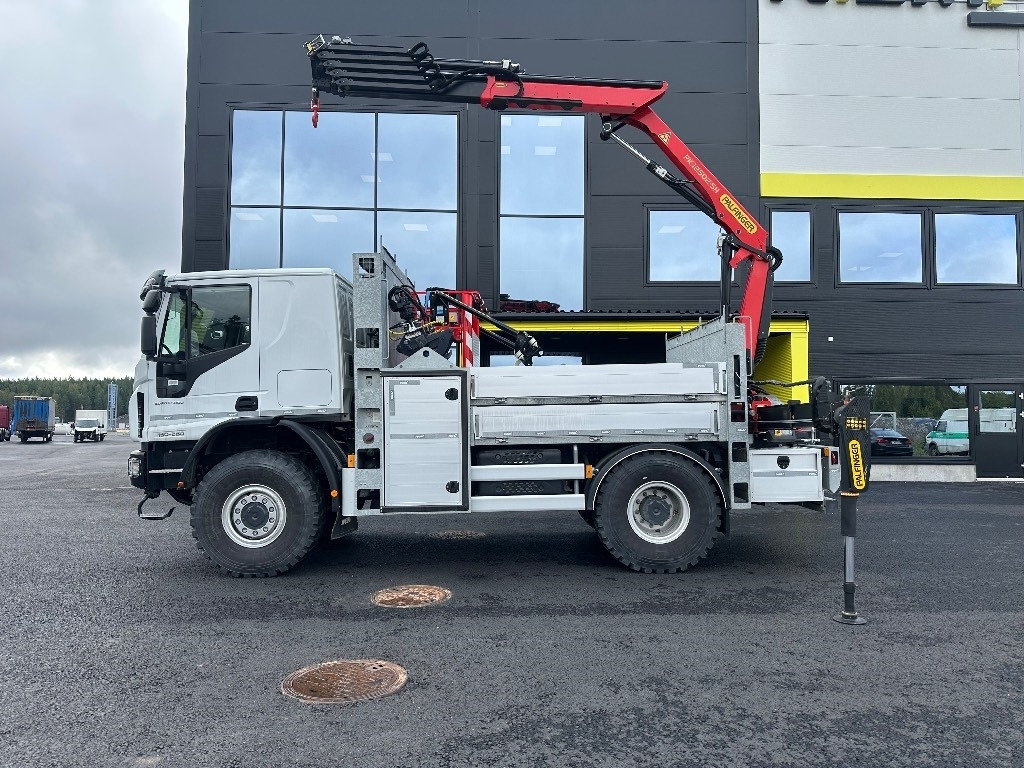 Ny Kranbil Iveco Eurocargo ML150E28 4x4 sähkölaitos varustein: bilde 6