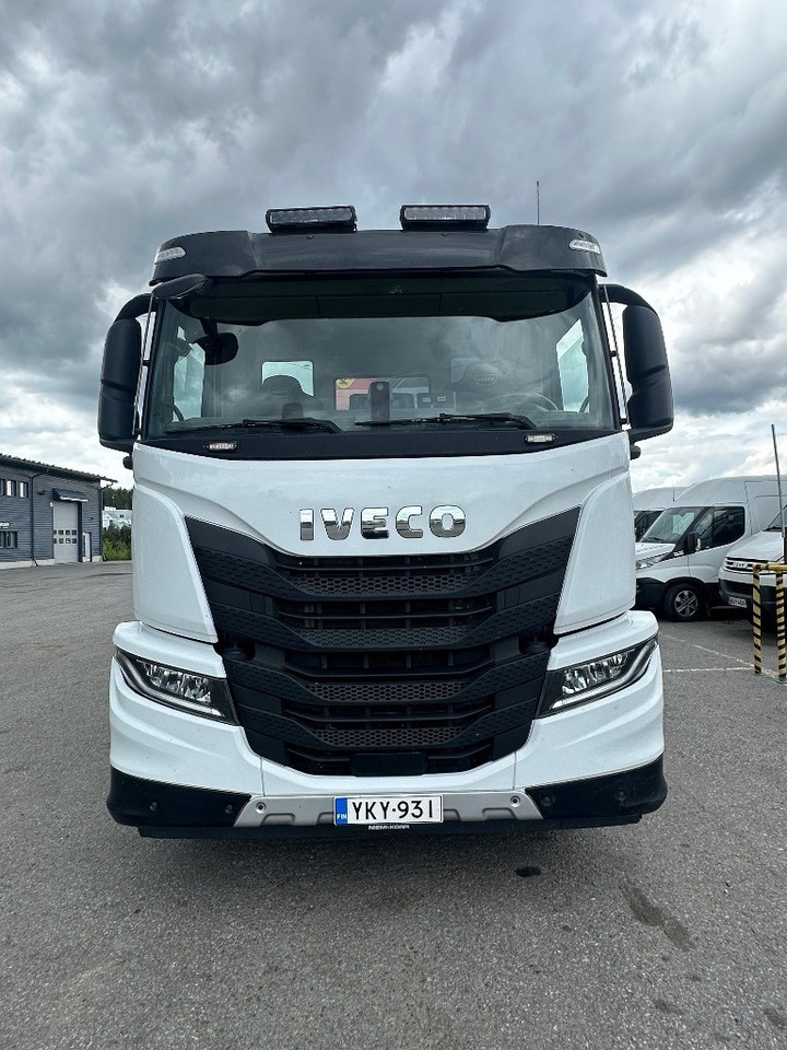 Iveco S-Way AD 260S48 - Kranbil: bilde 2 Iveco S-Way AD 260S48 - Kranbil: bilde 2