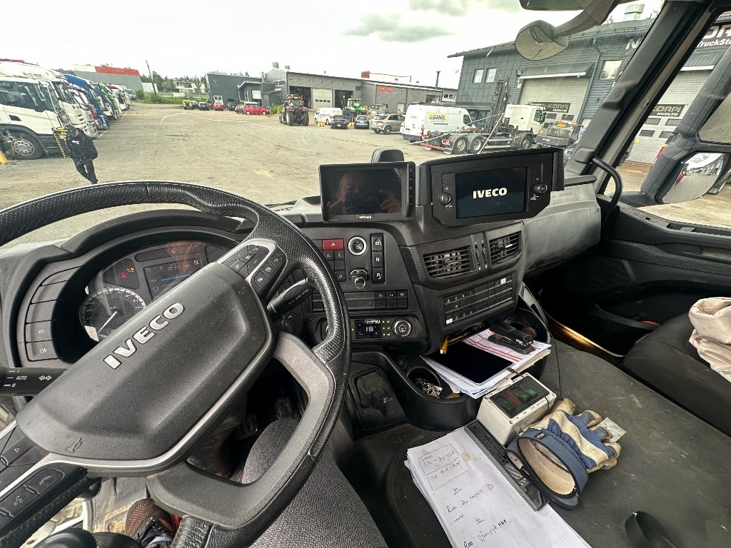 Iveco S-Way AD 260S48 - Kranbil: bilde 5 Iveco S-Way AD 260S48 - Kranbil: bilde 5