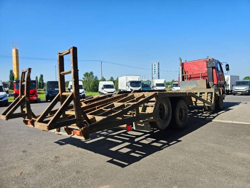 Sisu SM300 8X2 - Tømmerbil: bilde 5 Sisu SM300 8X2 - Tømmerbil: bilde 5