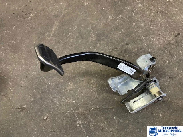 Scania Brake pedal Scania 2084329 - Førerhus og interiør for Lastebil: bilde 1 Scania Brake pedal Scania 2084329 - Førerhus og interiør for Lastebil: bilde 1
