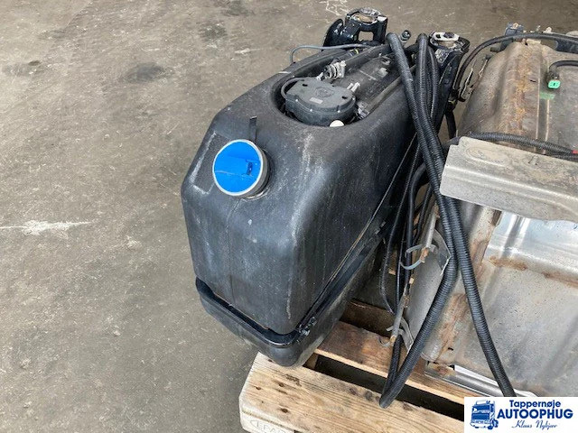 Scania adblue tank / reductant tank Scania 2919673 - AdBlue tank for Lastebil: bilde 2 Scania adblue tank / reductant tank Scania 2919673 - AdBlue tank for Lastebil: bilde 2