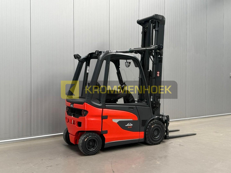 Linde E 25 Triplex 7410 mm - El-truck: bilde 4 Linde E 25 Triplex 7410 mm - El-truck: bilde 4
