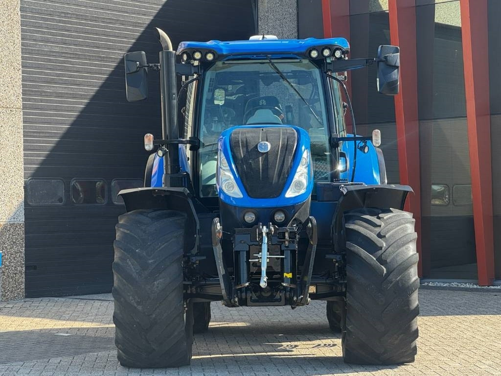 New Holland T7.245 Auto Command, GPS complete, frontlinkage - Traktor: bilde 5 New Holland T7.245 Auto Command, GPS complete, frontlinkage - Traktor: bilde 5