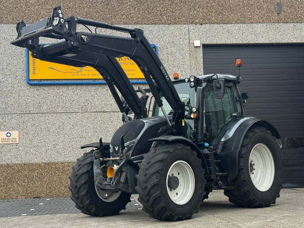 Valtra N174D, Frontlinkage + PTO, Frontloader, 3846 hours  - Traktor: bilde 1 Valtra N174D, Frontlinkage + PTO, Frontloader, 3846 hours  - Traktor: bilde 1