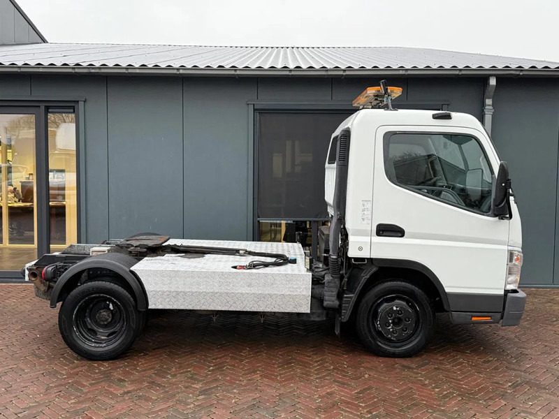 Mitsubishi Canter Be Trekker 9 Ton Totaal Gewicht Zwaailicht NAP - Trekkvogn: bilde 5 Mitsubishi Canter Be Trekker 9 Ton Totaal Gewicht Zwaailicht NAP - Trekkvogn: bilde 5
