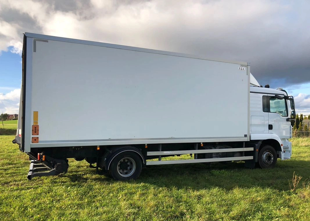 MAN 15.290 Winda Bok otwierany 18 Palet - Isotermisk lastebil: bilde 3 MAN 15.290 Winda Bok otwierany 18 Palet - Isotermisk lastebil: bilde 3